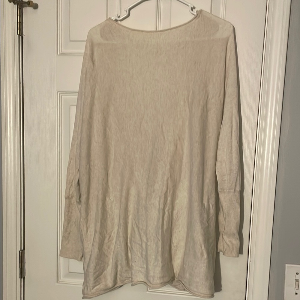 VS Sweater - Picture 3 of 4